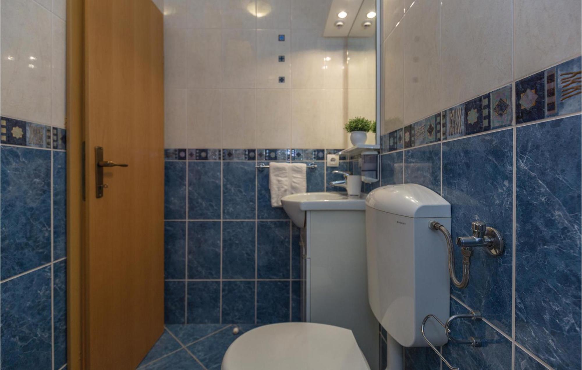 1 Bedroom Stunning Apartment In Makarská Exteriér fotografie