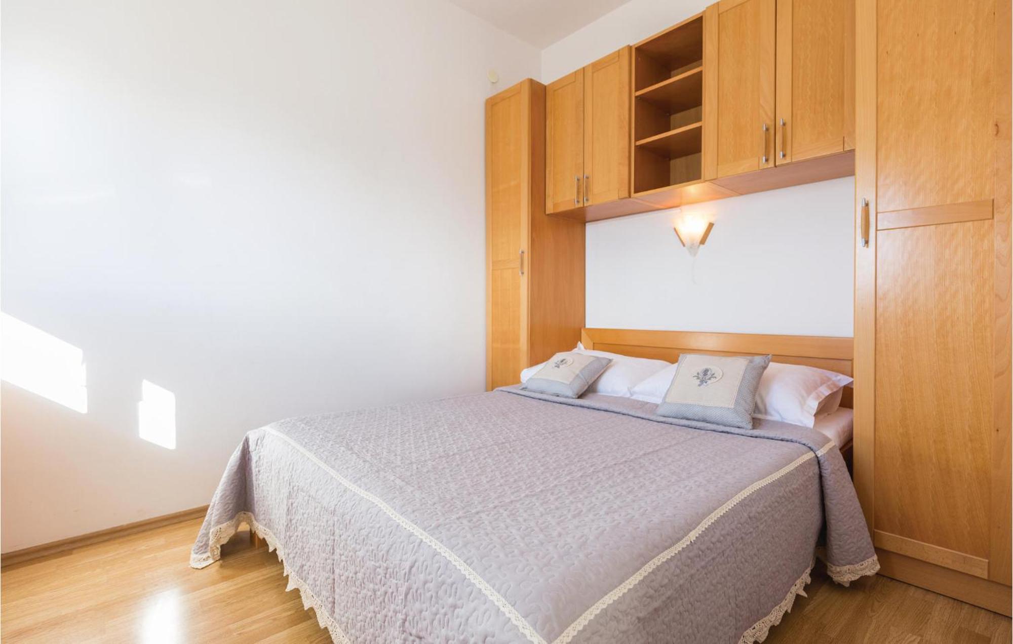 1 Bedroom Stunning Apartment In Makarská Exteriér fotografie