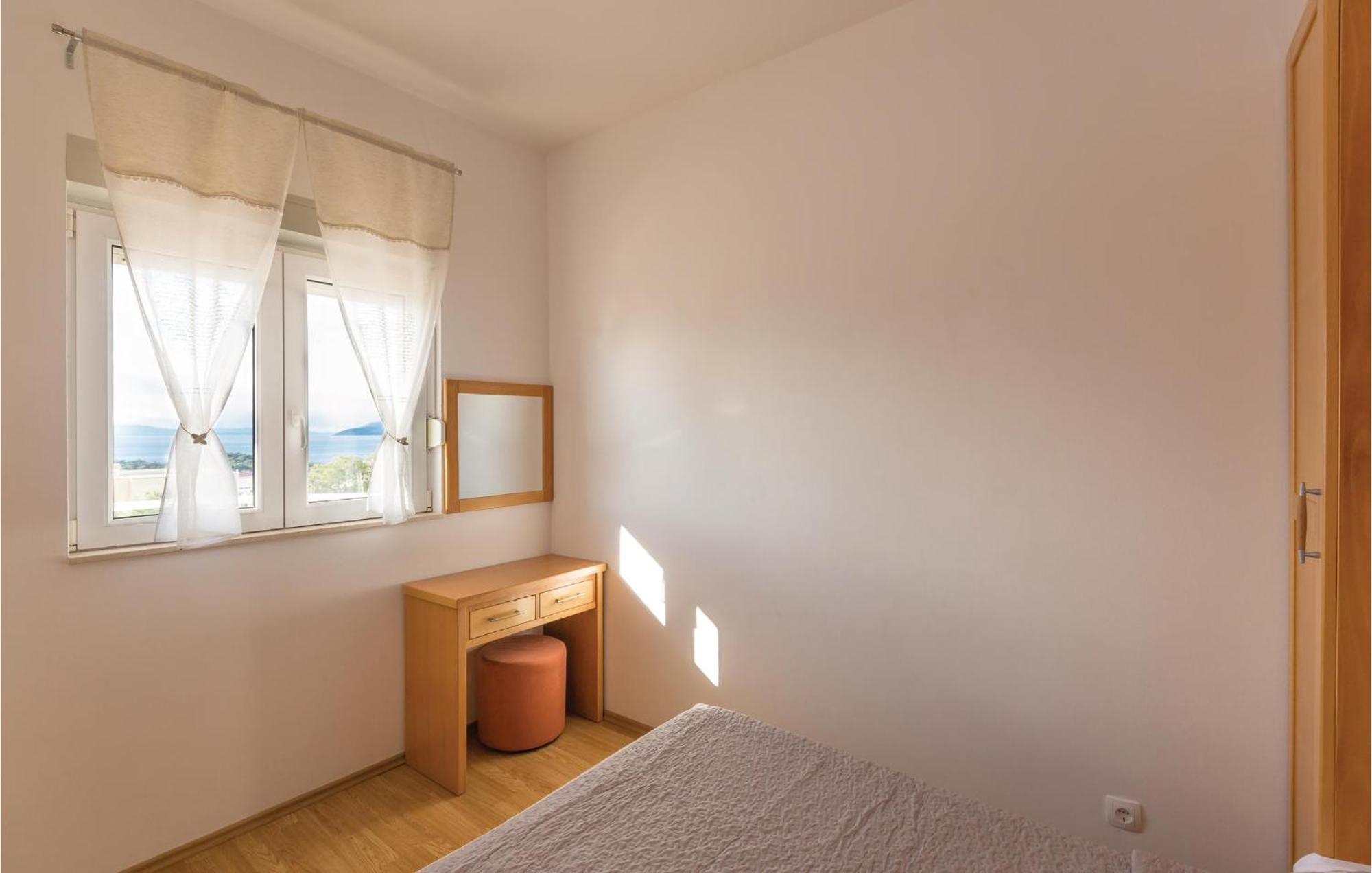 1 Bedroom Stunning Apartment In Makarská Exteriér fotografie