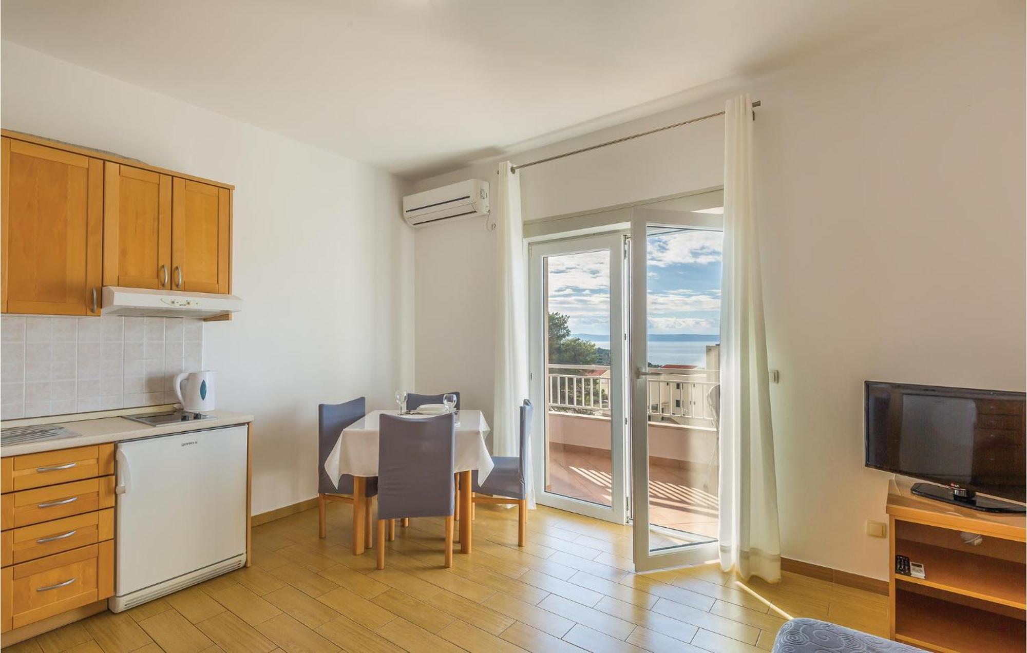 1 Bedroom Stunning Apartment In Makarská Exteriér fotografie